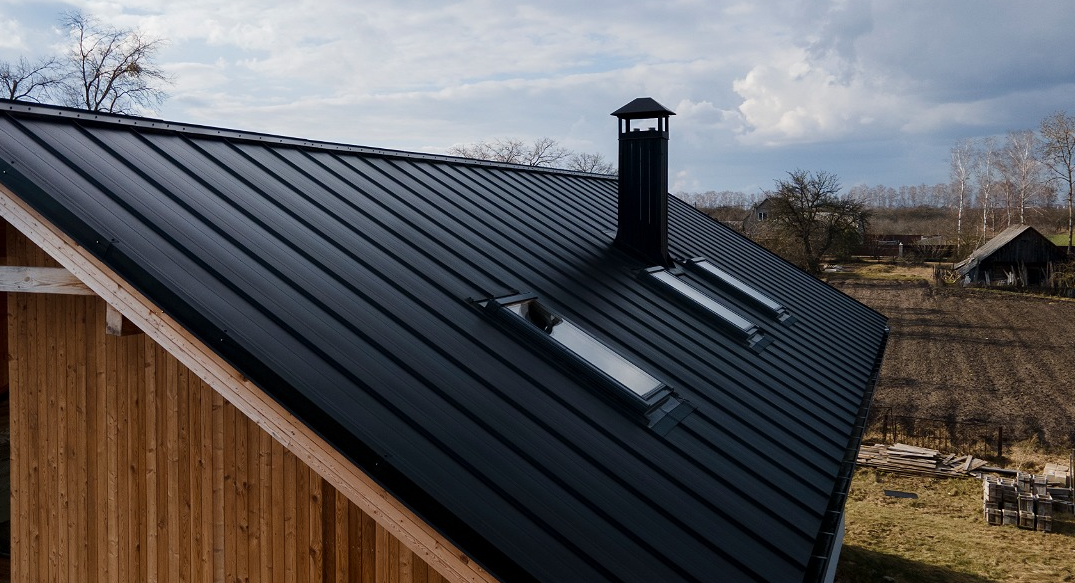 Плюсы и минусы фальцевой кровли: обзор современных технологий