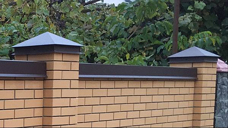 Колпаки для забора (на столбы)